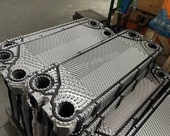Industriële koperen gelaste plaatwarmtewisselaar met NBR-pakketmateriaal en warmteoverdracht van 10-1000m2